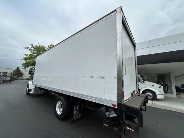 2017 Peterbilt 337 in Portland, OR — photo 6
