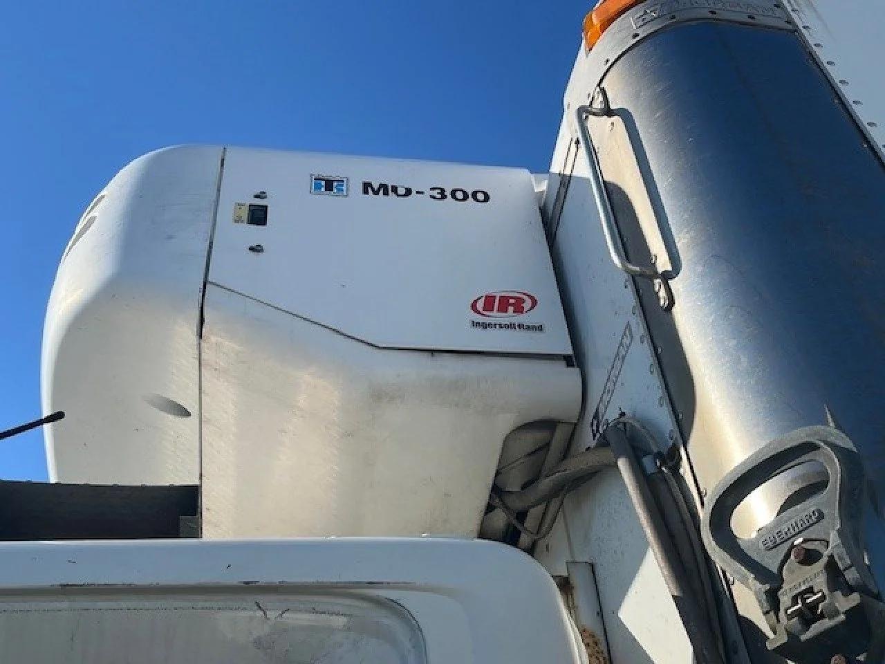 2013 Hino 268 — photo 3