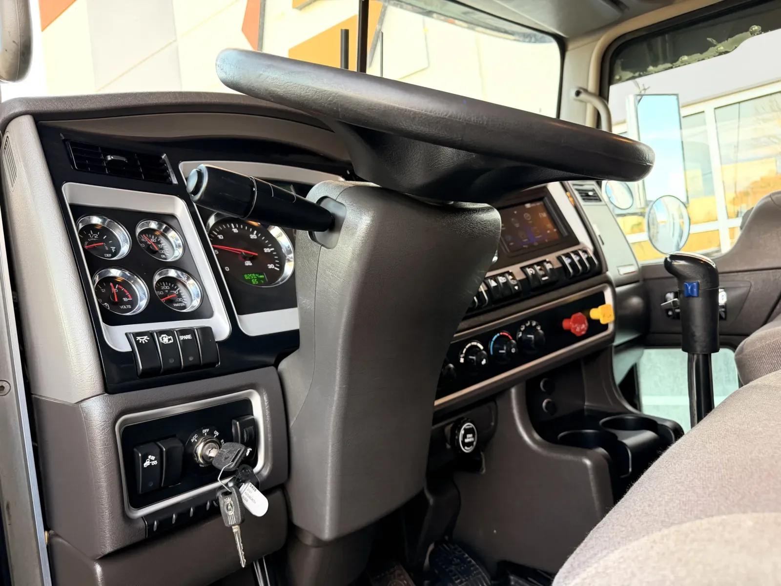 2021 Kenworth W900 in Greer, SC — photo 16