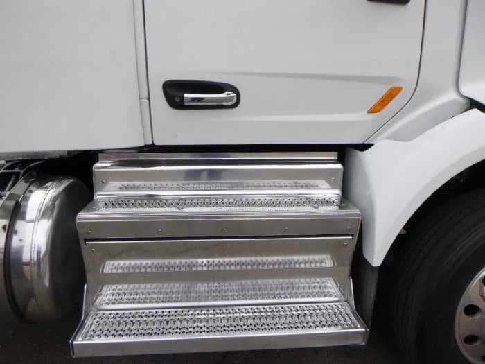 2020 Peterbilt 579 — photo 23