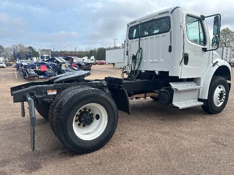 2020 Freightliner M2 106 in Jackson, MS — photo 7