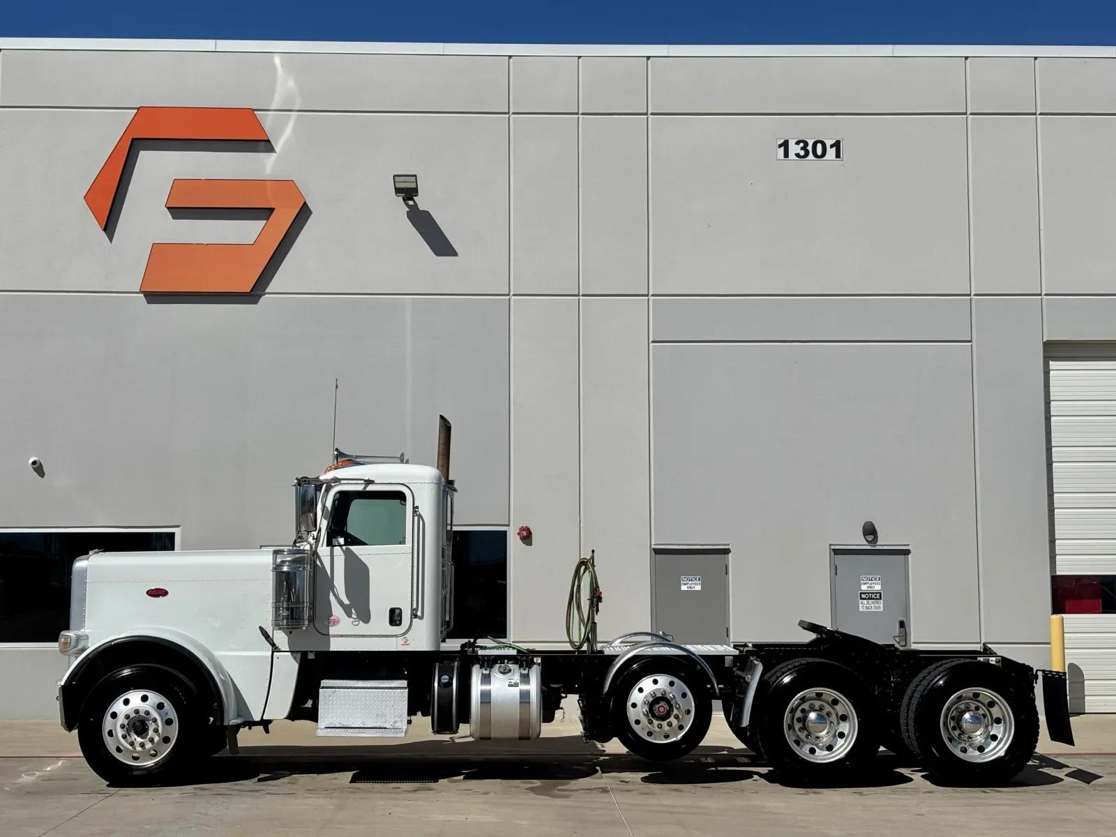 2020 Peterbilt 389 in Hutchins, TX — photo 4