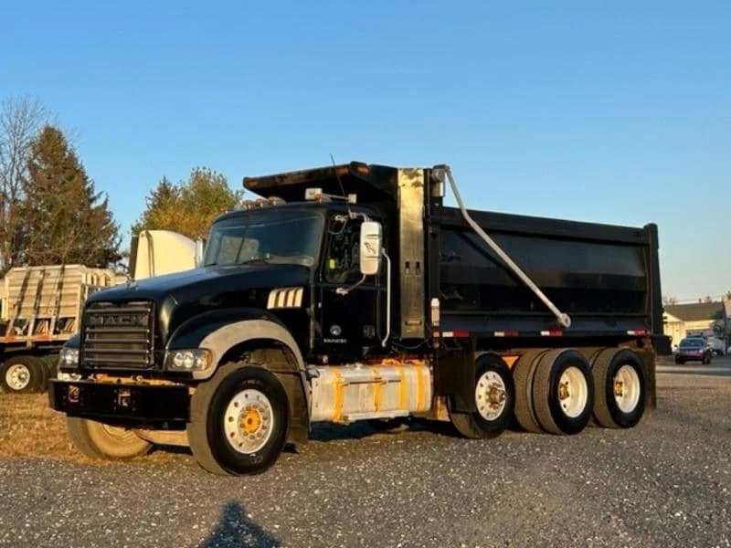2017 Mack Granite