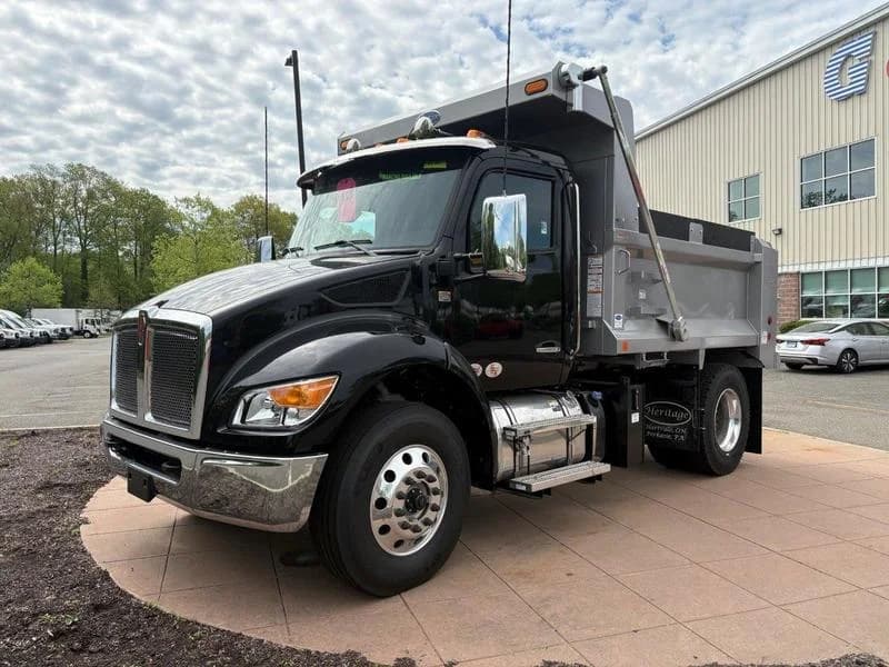 2025 Kenworth T380