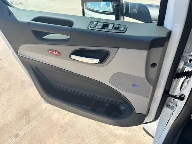 2026 Peterbilt 567 in Fort Worth, TX — photo 37