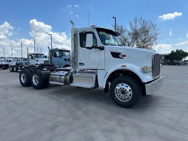 2026 Peterbilt 567 in Fort Worth, TX — photo 10
