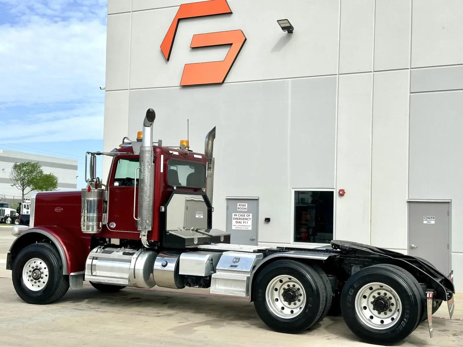 2018 Peterbilt 389 in Hutchins, TX — photo 6