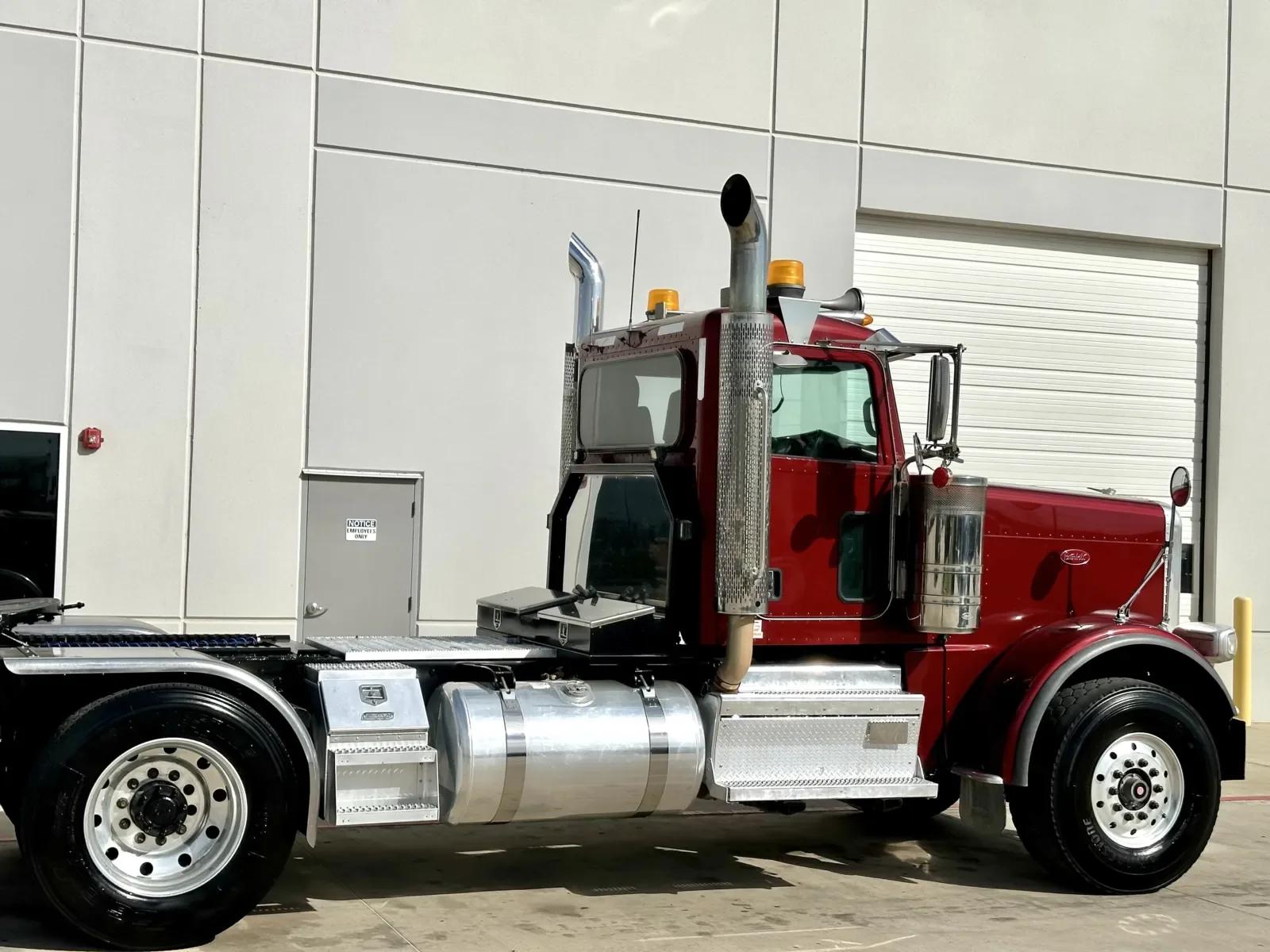 2018 Peterbilt 389 in Hutchins, TX — photo 7