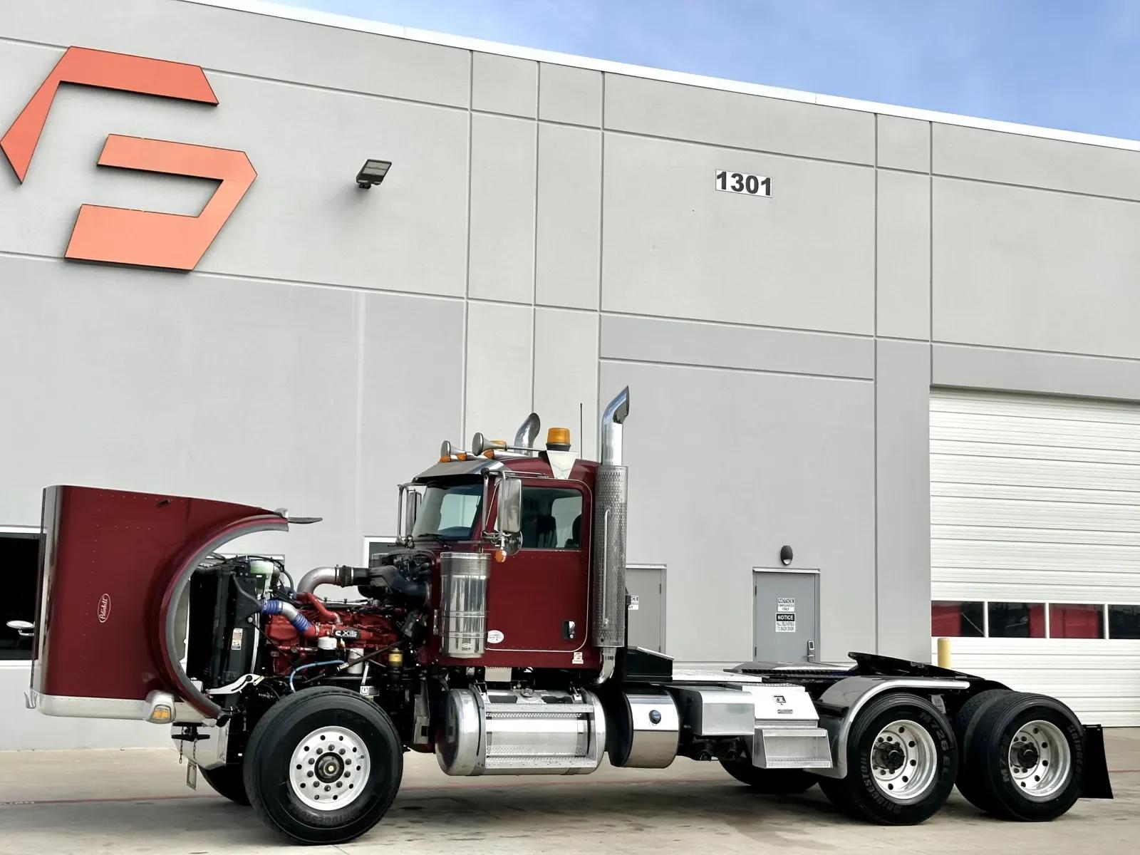 2018 Peterbilt 389 in Hutchins, TX — photo 10