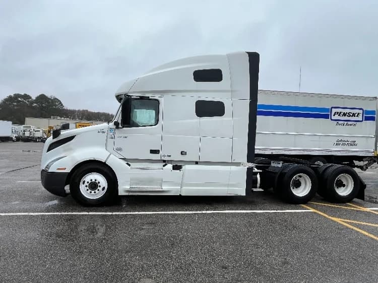 2022 Volvo VNL 760 in Chesapeake, VA — photo 4
