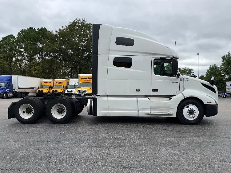 2022 Volvo VNL 760 in Chesapeake, VA — photo 8