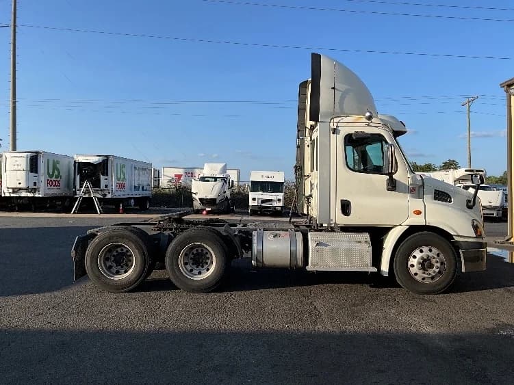 2018 Freightliner Cascadia in Sterling, VA — photo 8