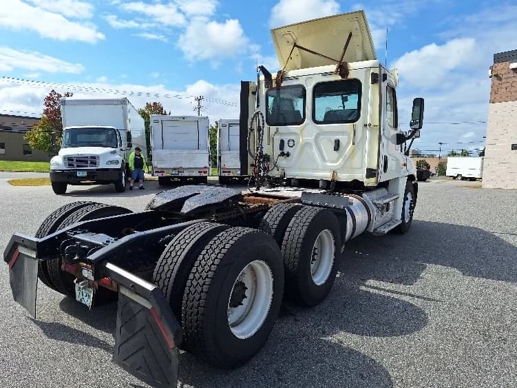 2018 Freightliner Cascadia in Londonderry, NH — photo 7