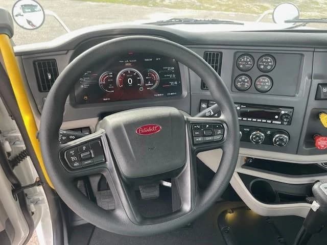 2026 Peterbilt 567 in Tampa, FL — photo 11