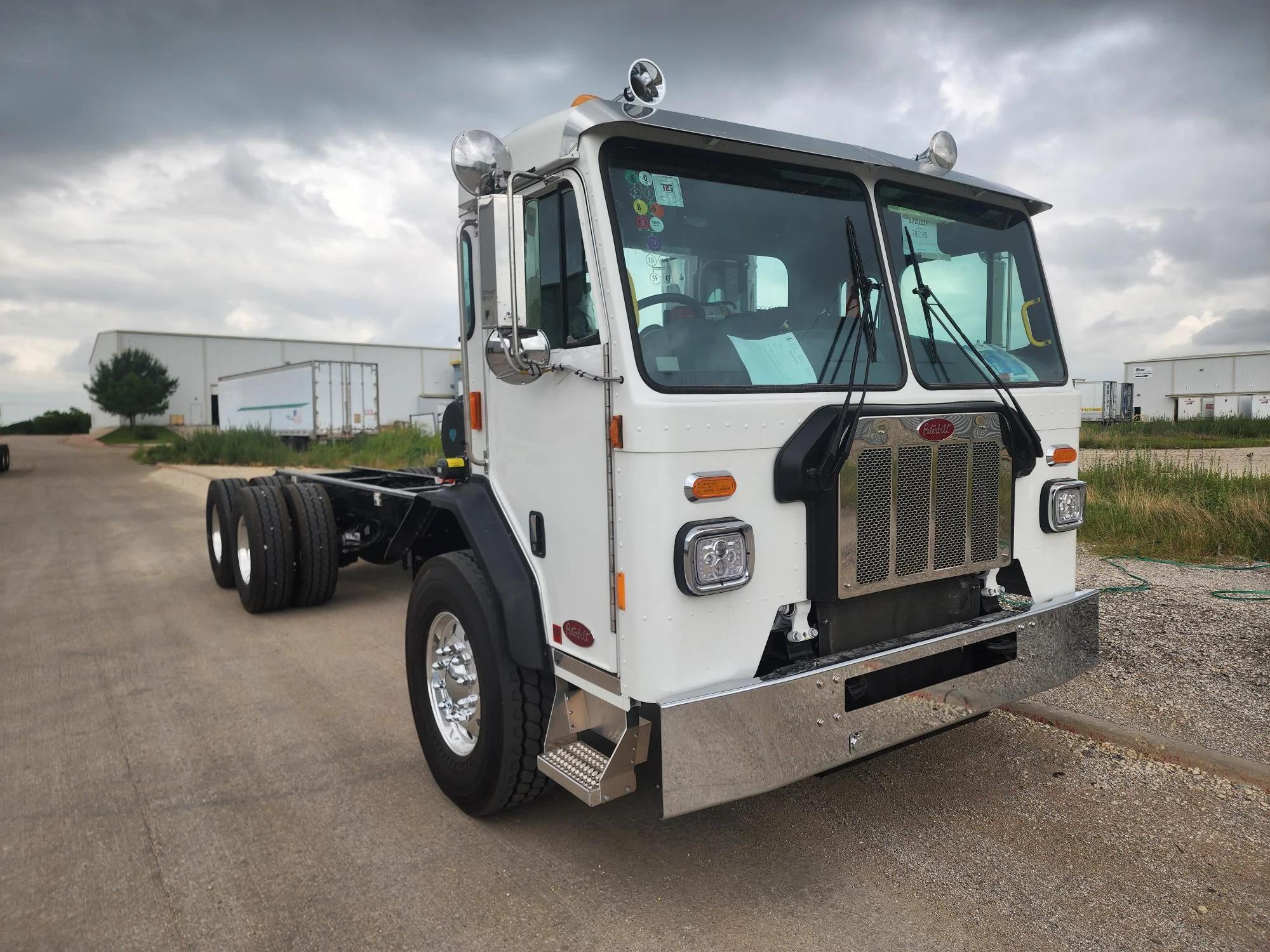 2026 Peterbilt 520