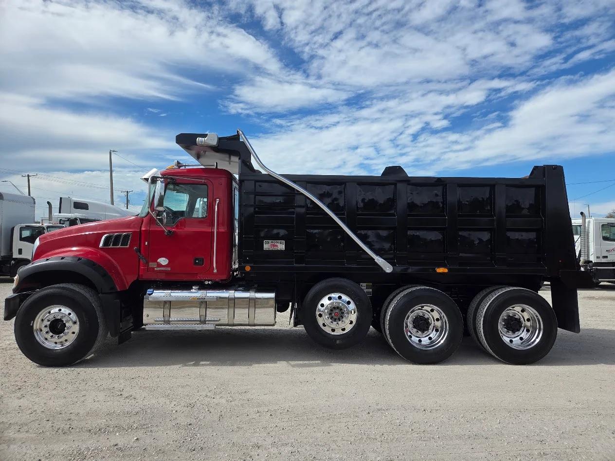 2019 Mack Granite in Tampa, FL — photo 8