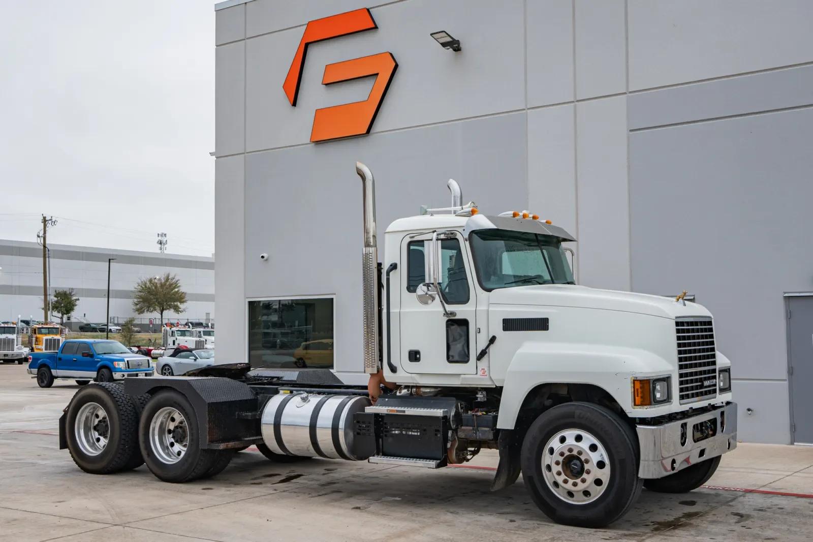 2019 Mack 