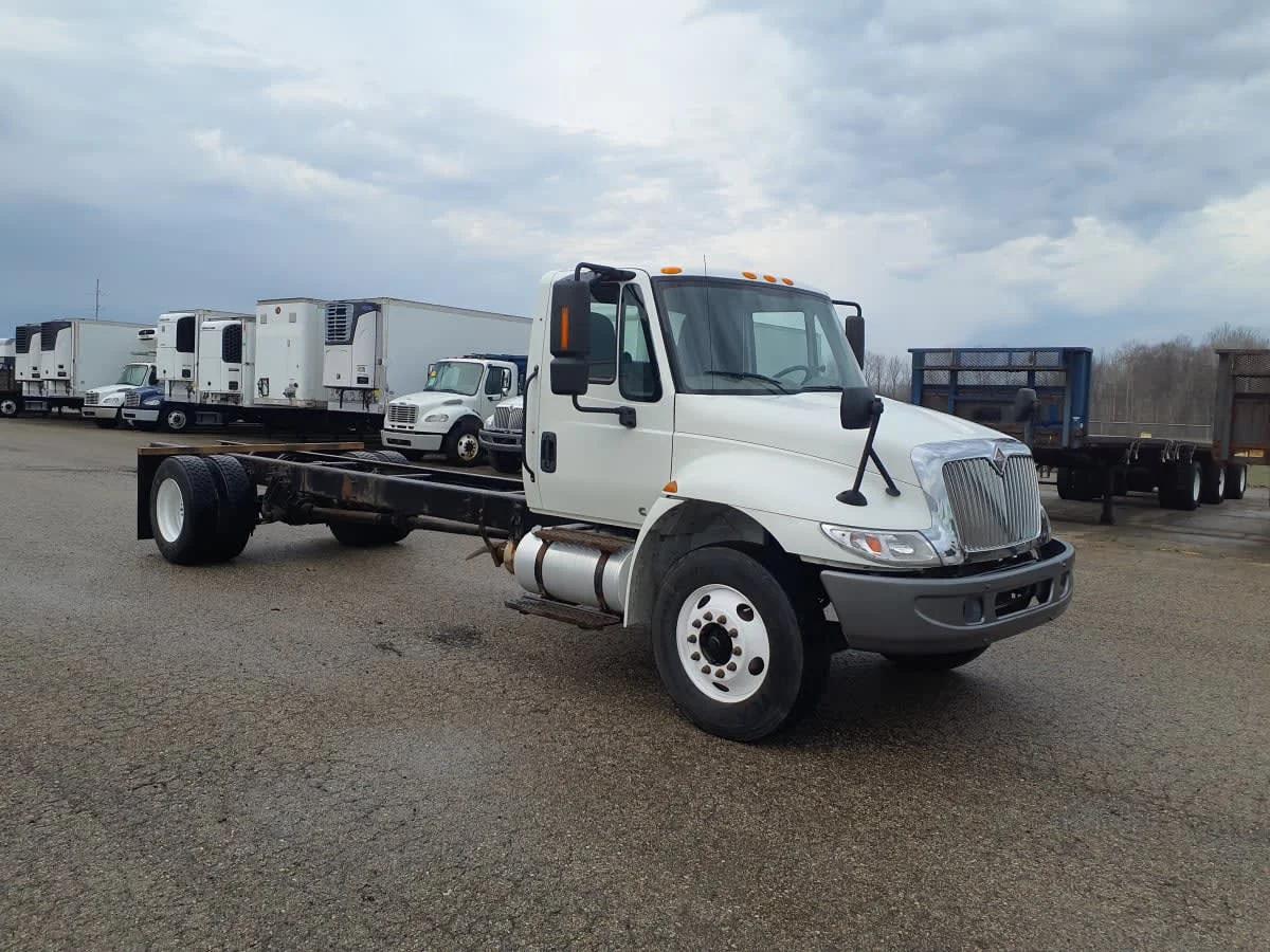 2019 International 4300 in Wayland, MI — photo 3