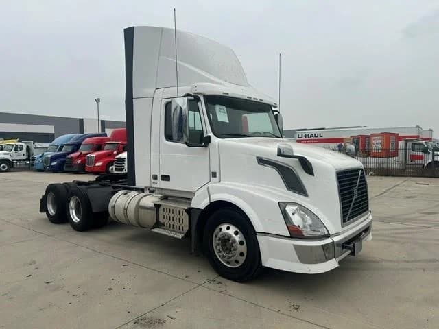 2015 Volvo VNL 300 — photo 7