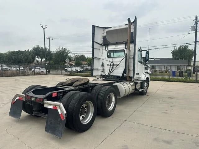 2015 Volvo VNL 300 — photo 6