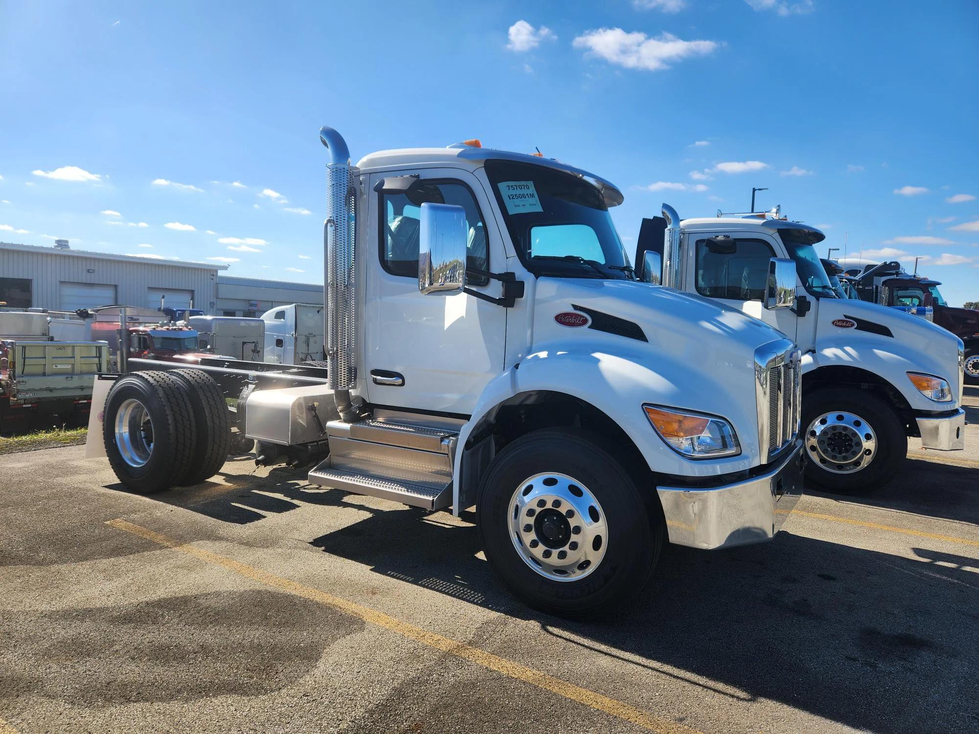 2025 Peterbilt 536
