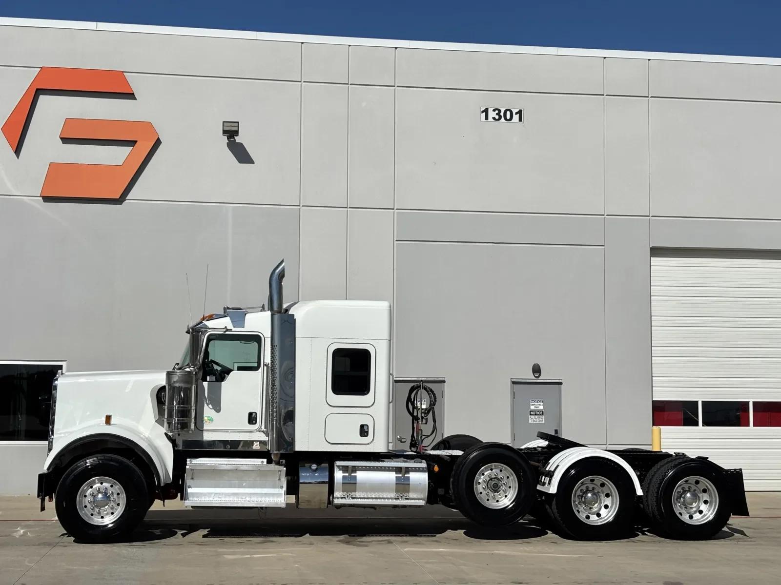 2022 Kenworth W900 in Hutchins, TX — photo 4