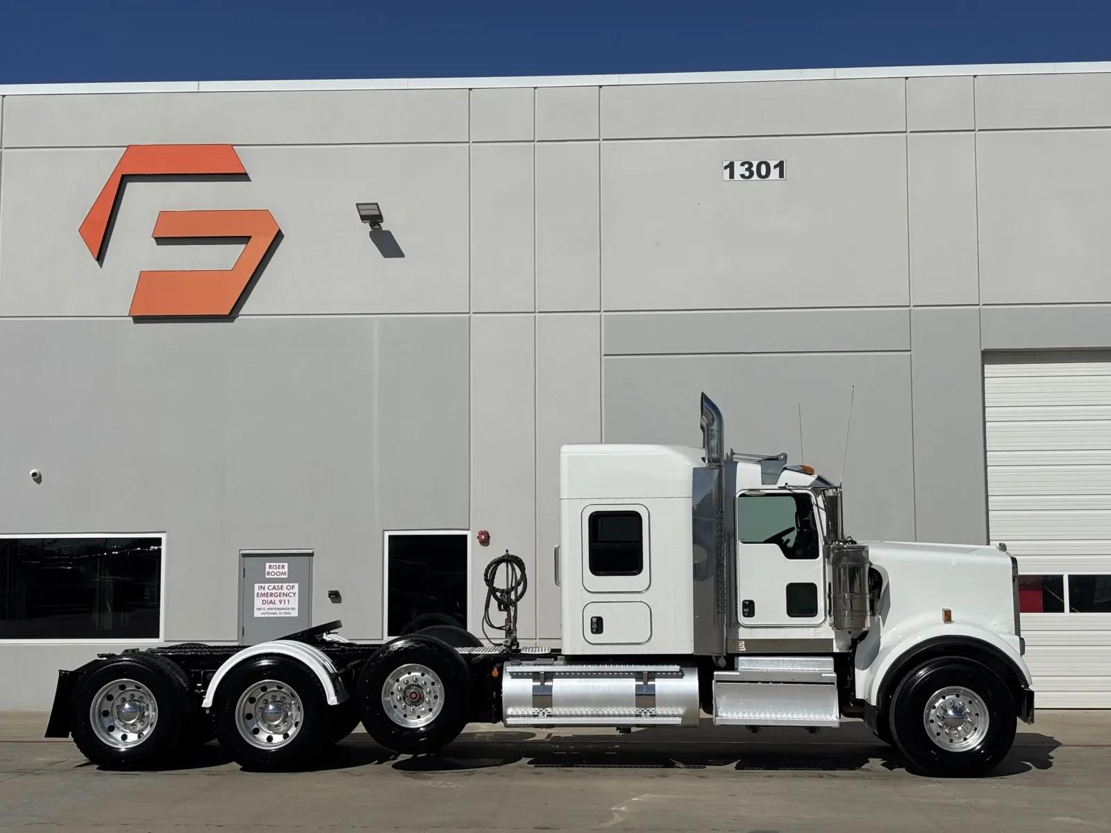 2022 Kenworth W900 in Hutchins, TX — photo 3