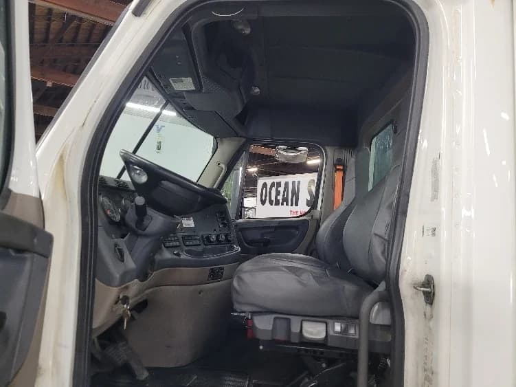 2019 Freightliner Cascadia in Fitchburg, MA — photo 9