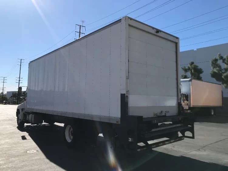 2018 Hino 268 in Fontana, CA — photo 6