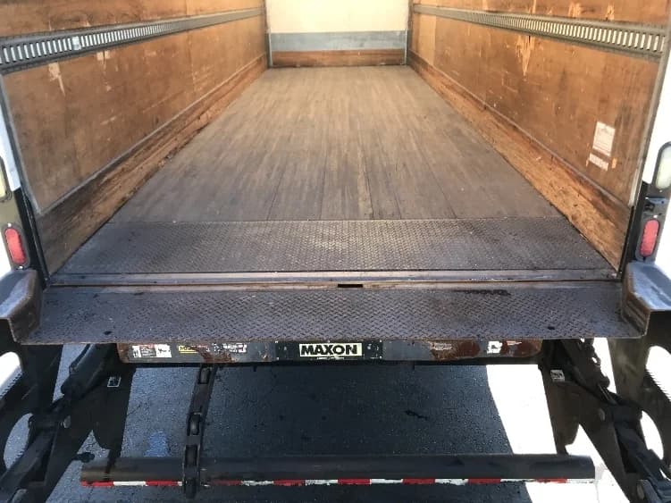 2018 Hino 268 in Fontana, CA — photo 10