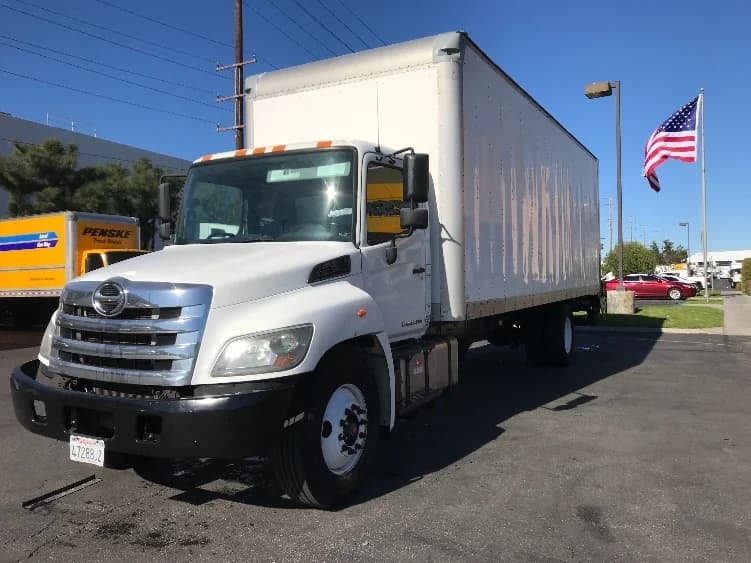 2018 Hino 268 in Fontana, CA — photo 3