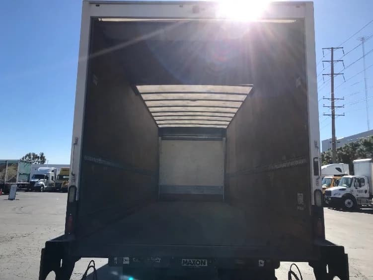 2018 Hino 268 in Fontana, CA — photo 8