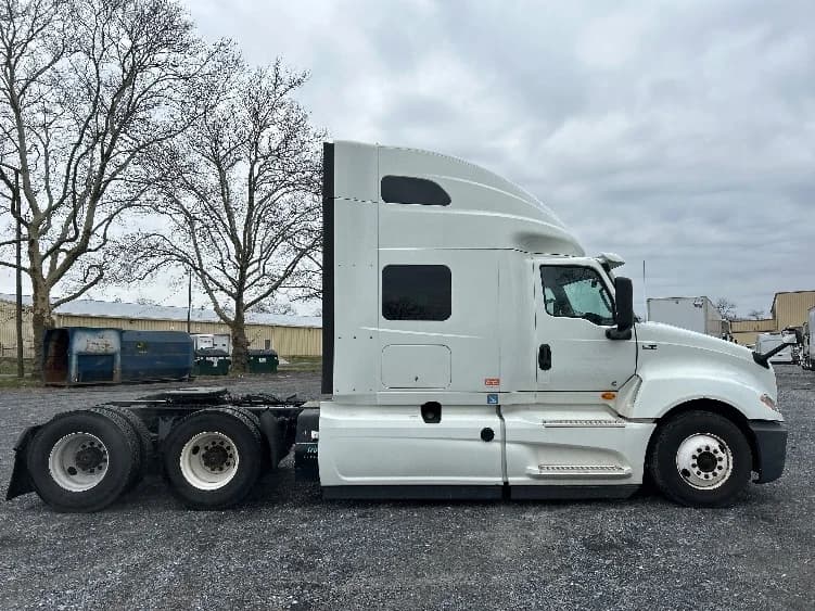 2020 International LT in Harrisburg, PA — photo 8