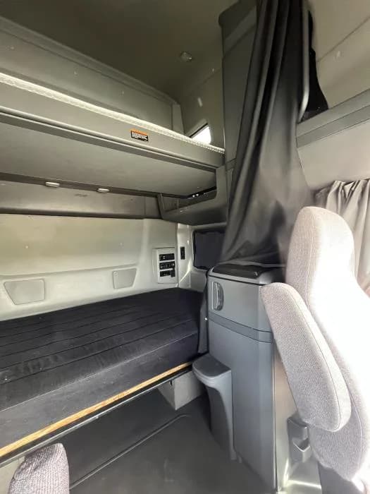 2023 International LT — photo 15