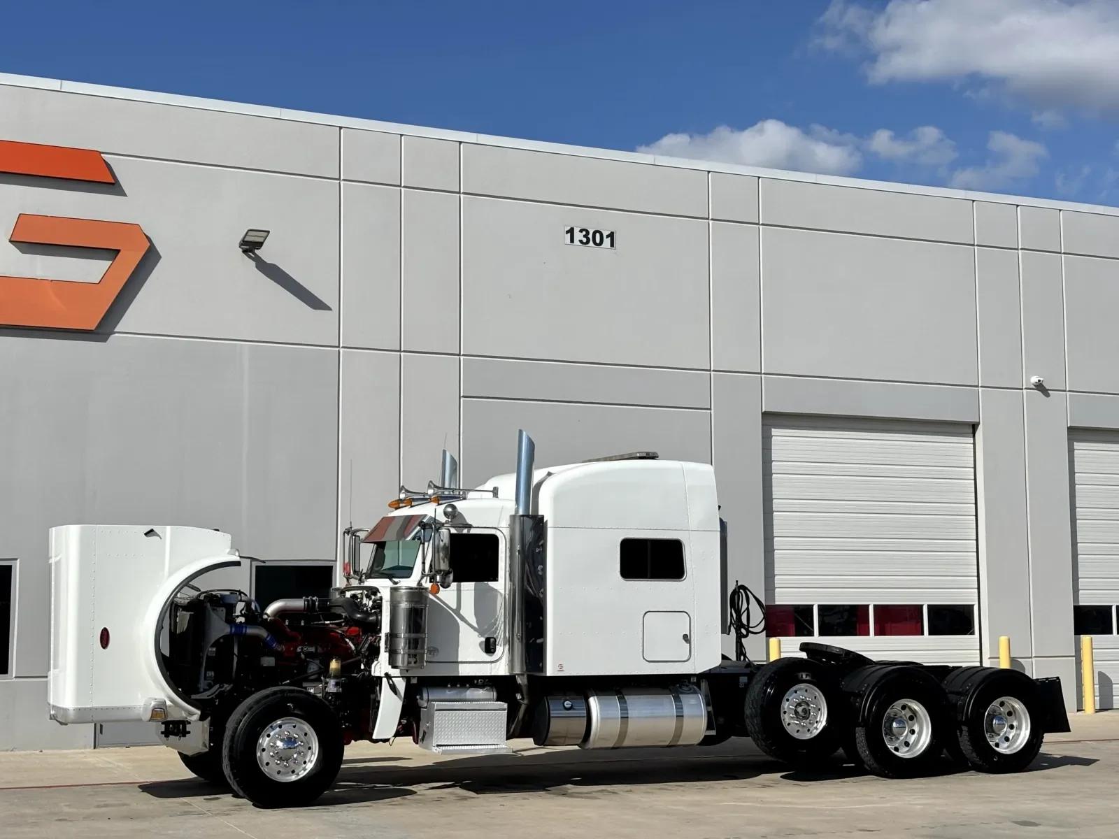 2021 Peterbilt 389 in Hutchins, TX — photo 10