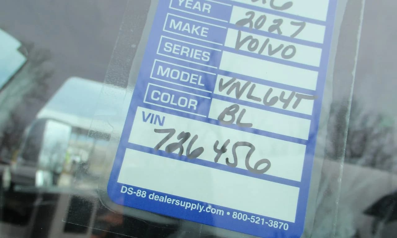2027 Volvo VNL 860 in Rochester, NY — photo 6