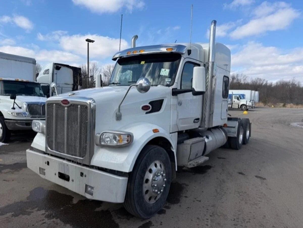 2022 Peterbilt 567