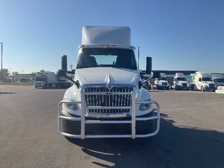 2019 International LT in Cincinnati, OH — photo 2