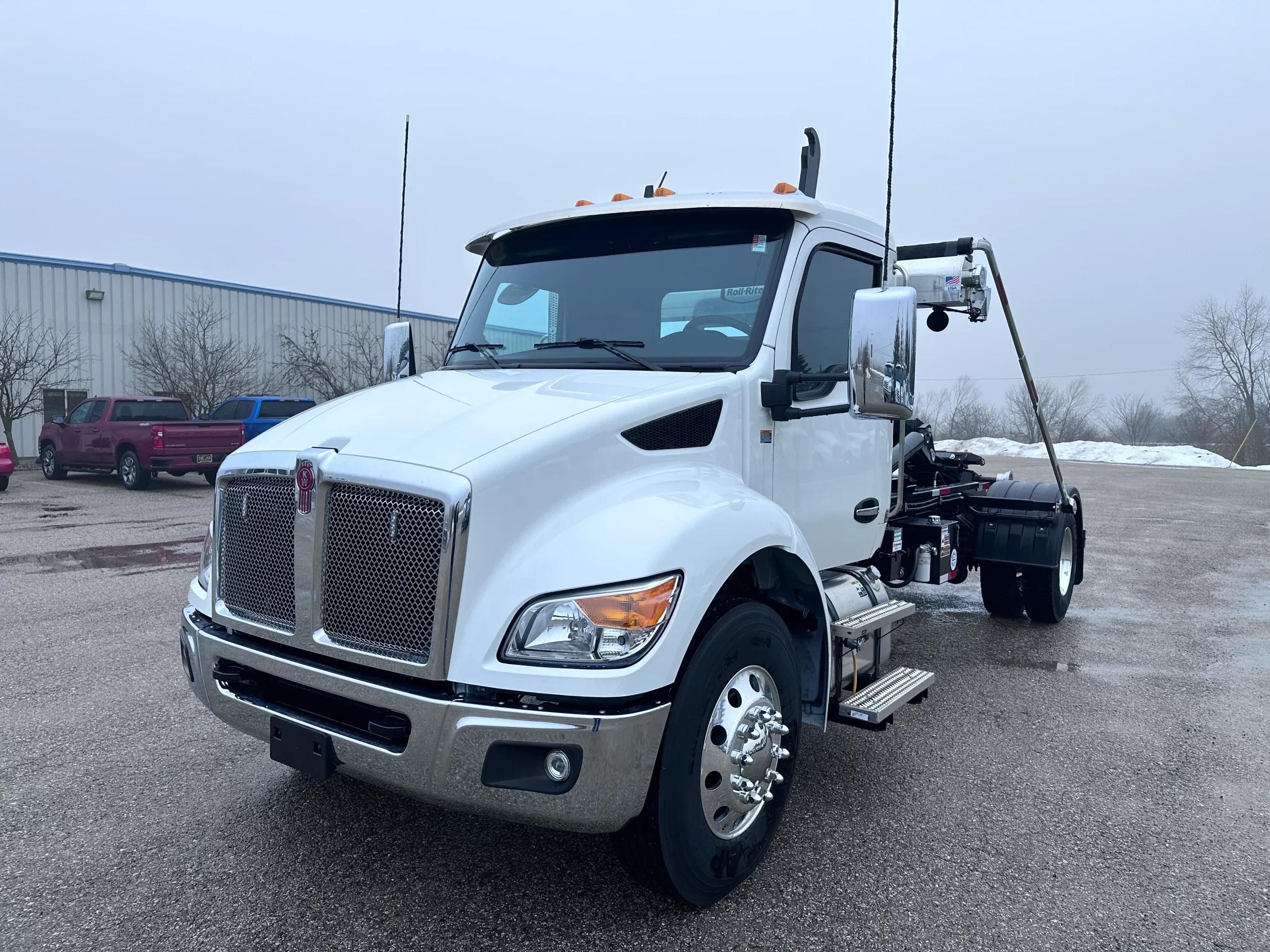 2026 Kenworth T280 — photo 3