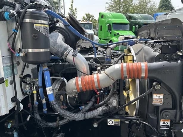 2019 Peterbilt 337 in Portland, OR — photo 18