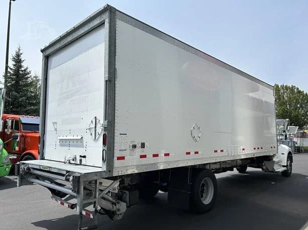 2019 Peterbilt 337 in Portland, OR — photo 4