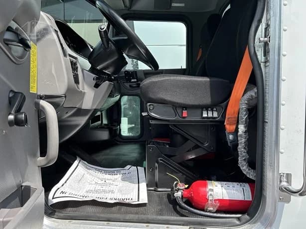 2019 Peterbilt 337 in Portland, OR — photo 13