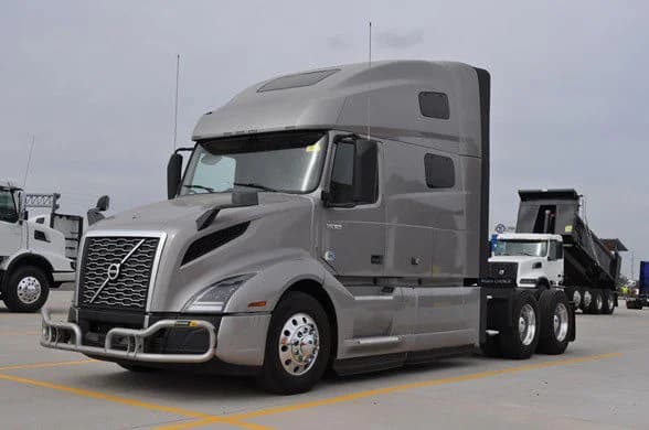 2022 Volvo VNL 760