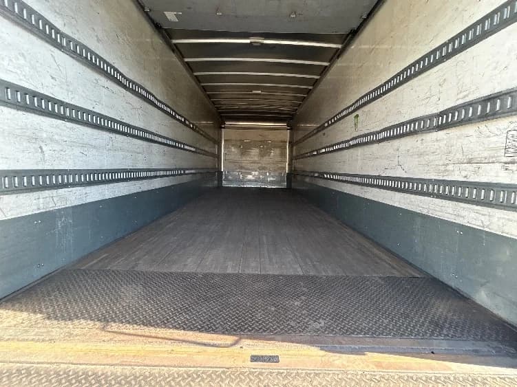 2019 Freightliner M2 106 in Torrance, CA — photo 10