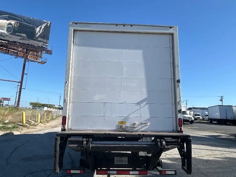 2019 Freightliner M2 106 in Torrance, CA — photo 7