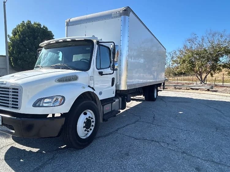 2019 Freightliner M2 106 in Torrance, CA — photo 3