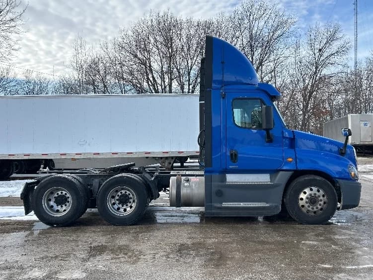 2018 Freightliner Cascadia in Moberly, MO — photo 8