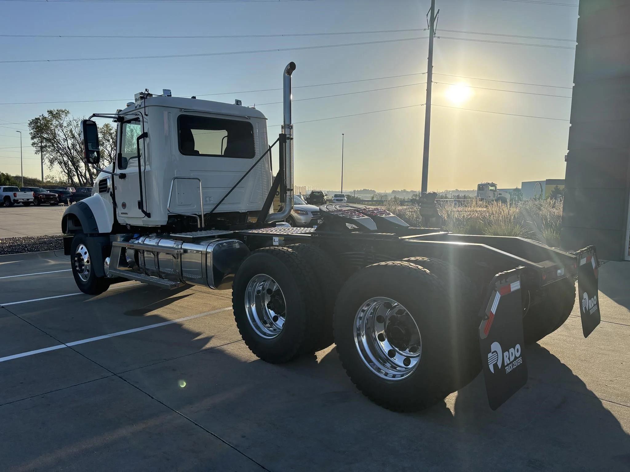 2026 Mack — photo 3