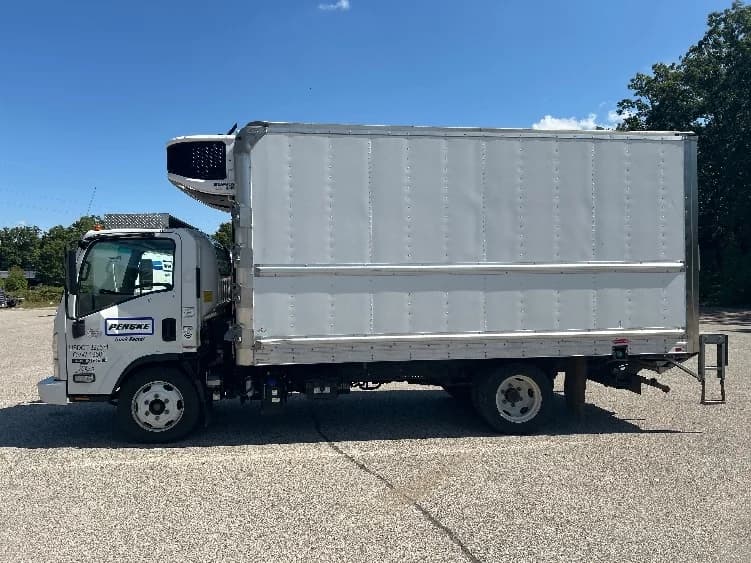 2021 Isuzu NRR in Traverse City, MI — photo 4