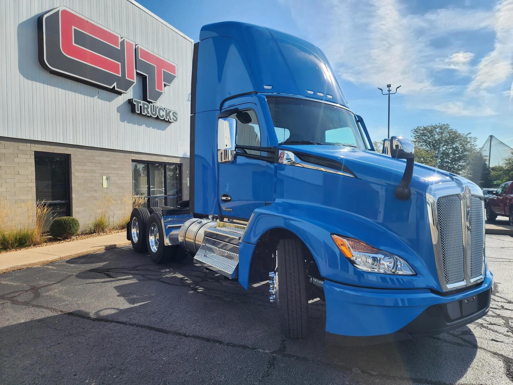 2026 Kenworth T680 in Rockford, IL — photo 5